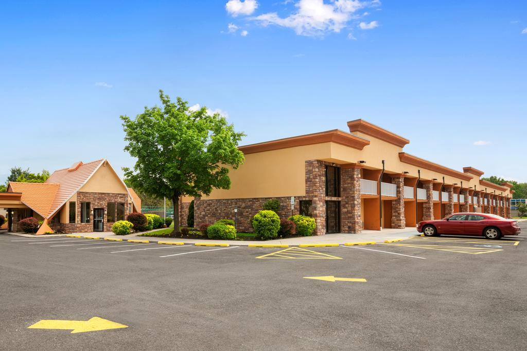 ハワード ジョンソン バイ ウィンダム ノース プレインフィールド North Plainfield エクステリア 写真