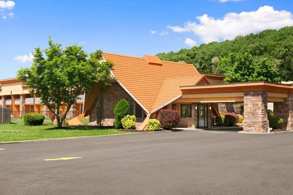 ハワード ジョンソン バイ ウィンダム ノース プレインフィールド North Plainfield エクステリア 写真